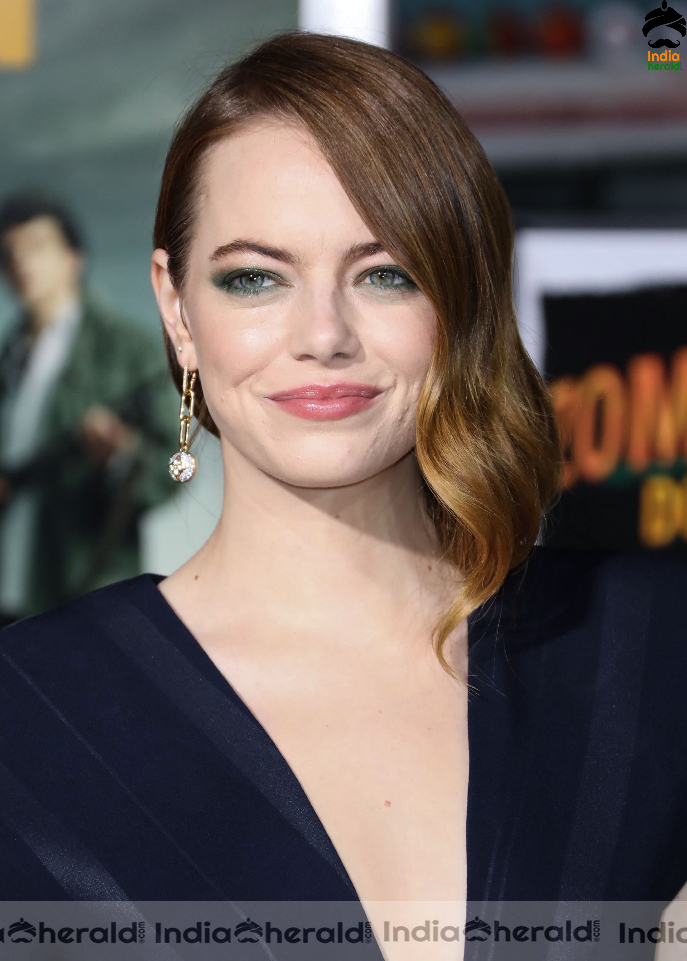 Emma Stone at Zombieland Double Tap Premiere in Westwood CA Set 1