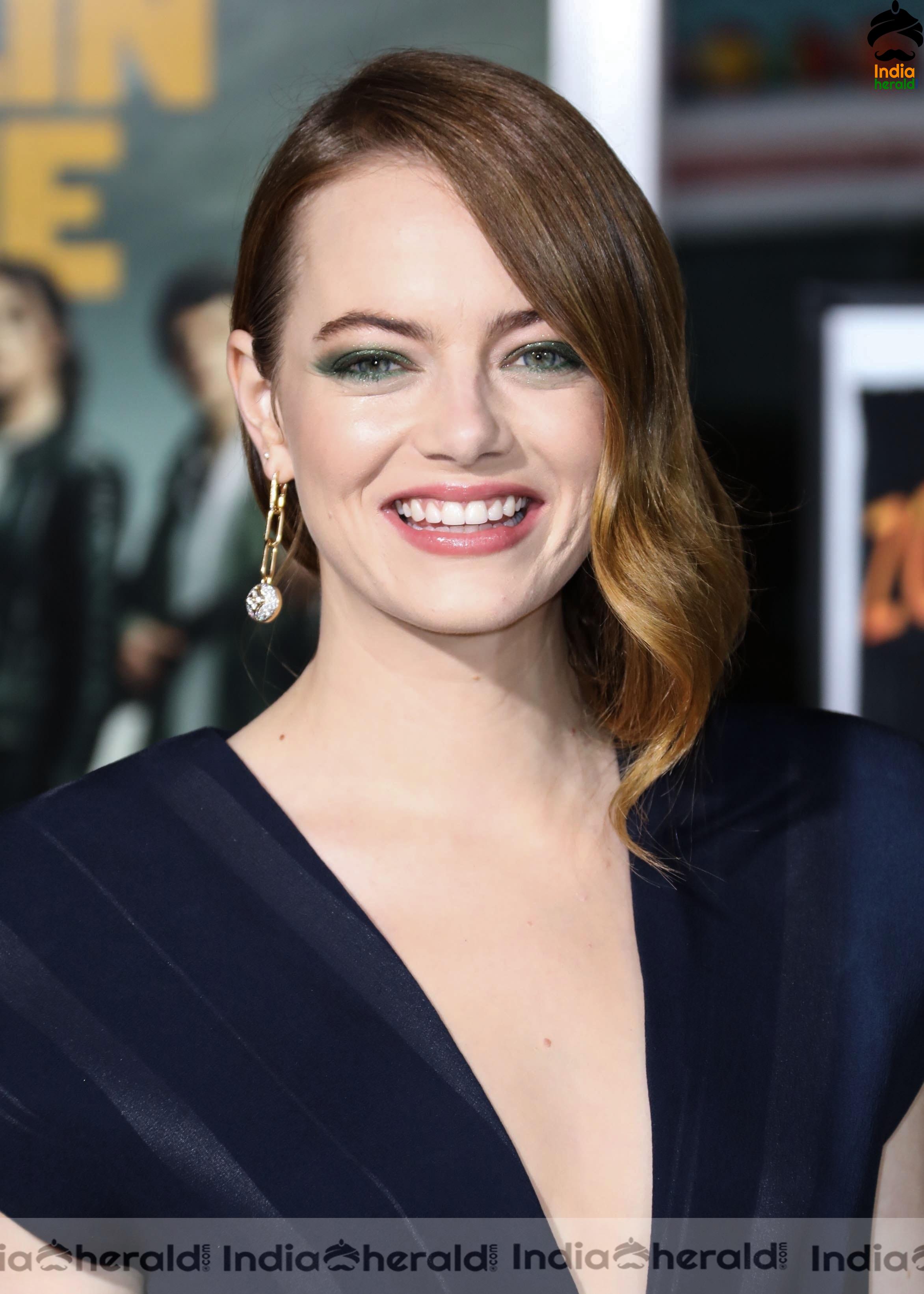 Emma Stone at Zombieland Double Tap Premiere in Westwood CA Set 1