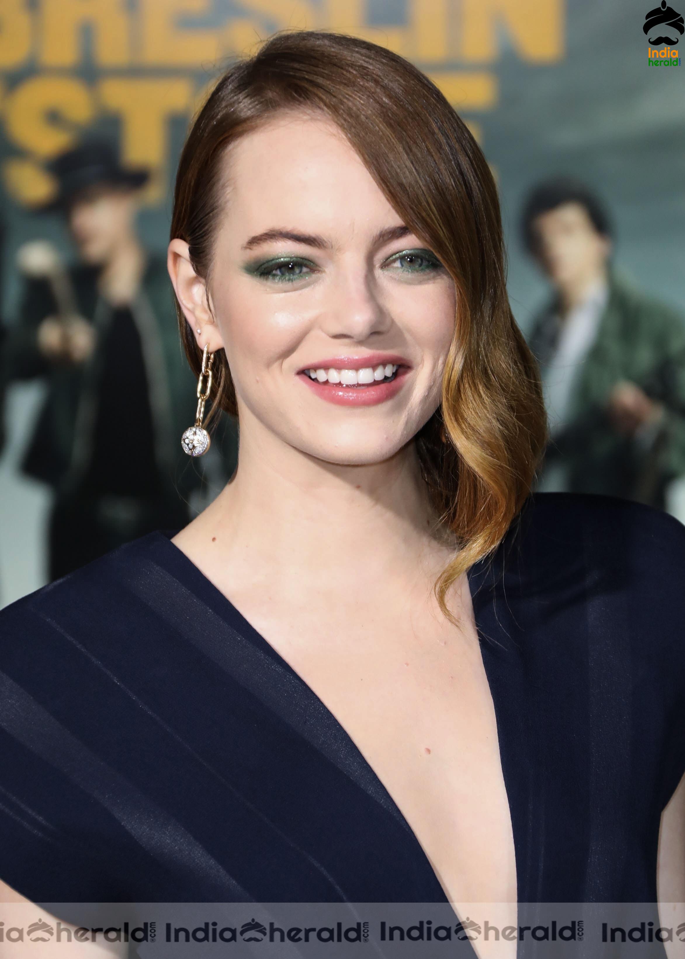 Emma Stone at Zombieland Double Tap Premiere in Westwood CA Set 1