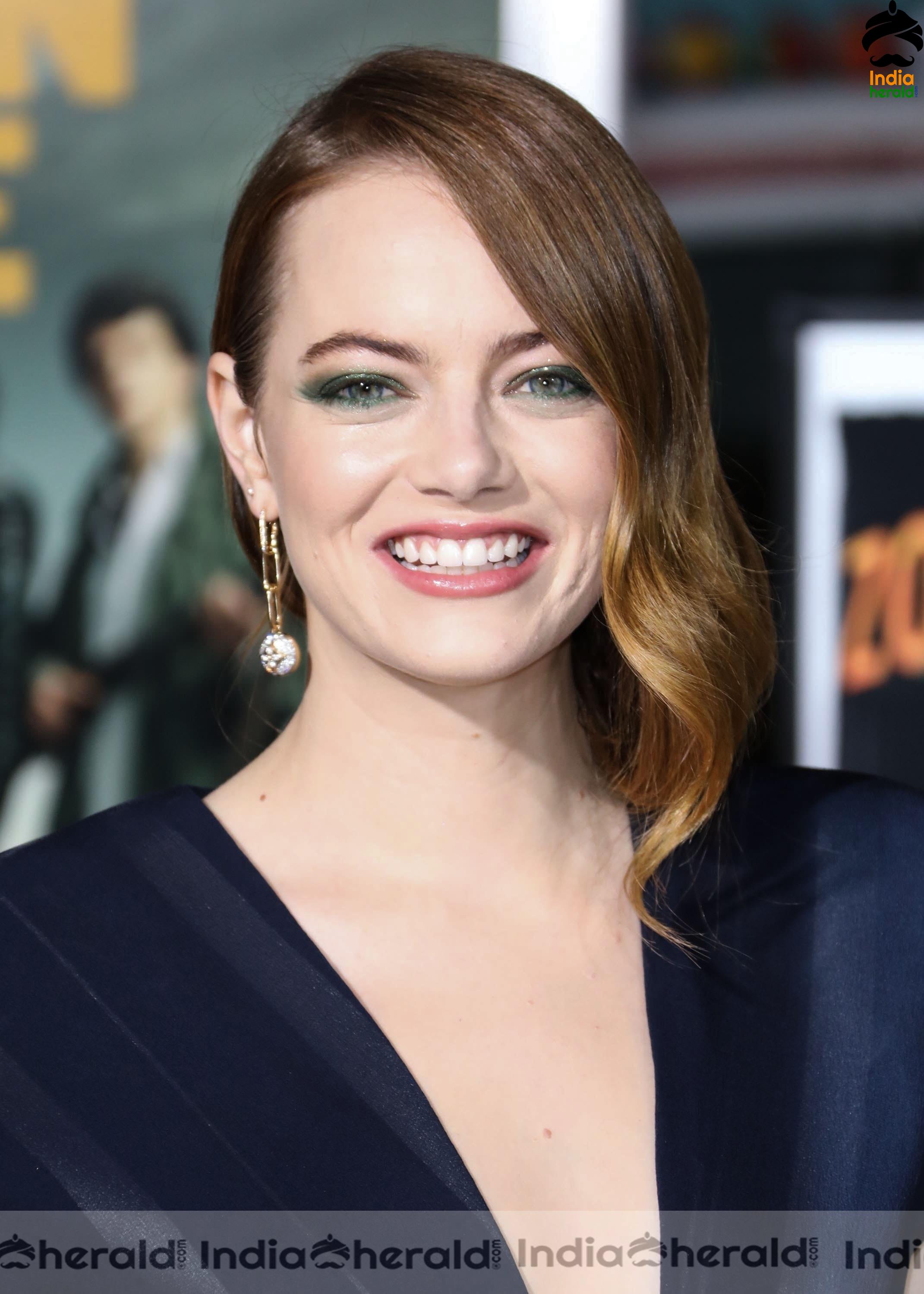 Emma Stone at Zombieland Double Tap Premiere in Westwood CA Set 2