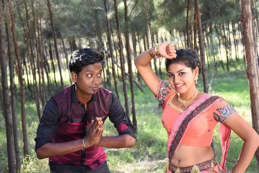 Enakku Innum Kalyanam Agala Tamil Movie Hot Photos Set 1