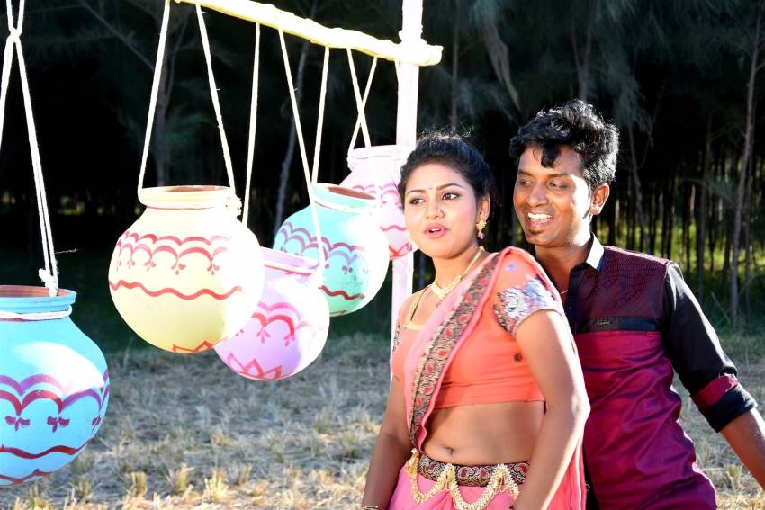 Enakku Innum Kalyanam Agala Tamil Movie Hot Photos Set 1