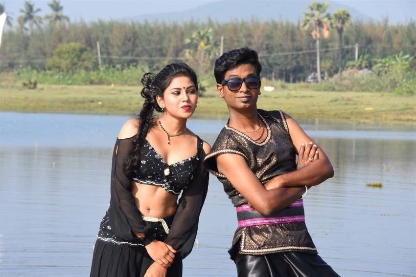 Enakku Innum Kalyanam Agala Tamil Movie Hot Photos Set 1