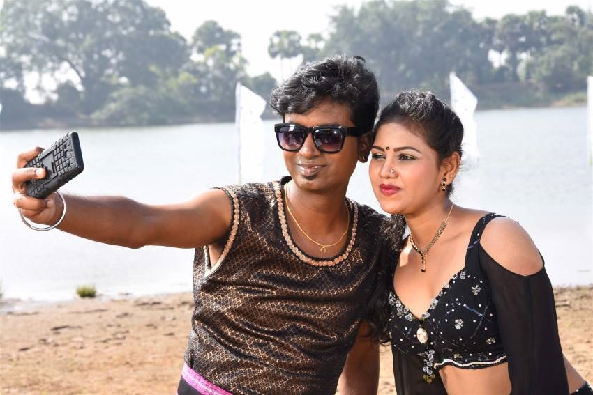 Enakku Innum Kalyanam Agala Tamil Movie Hot Photos Set 1