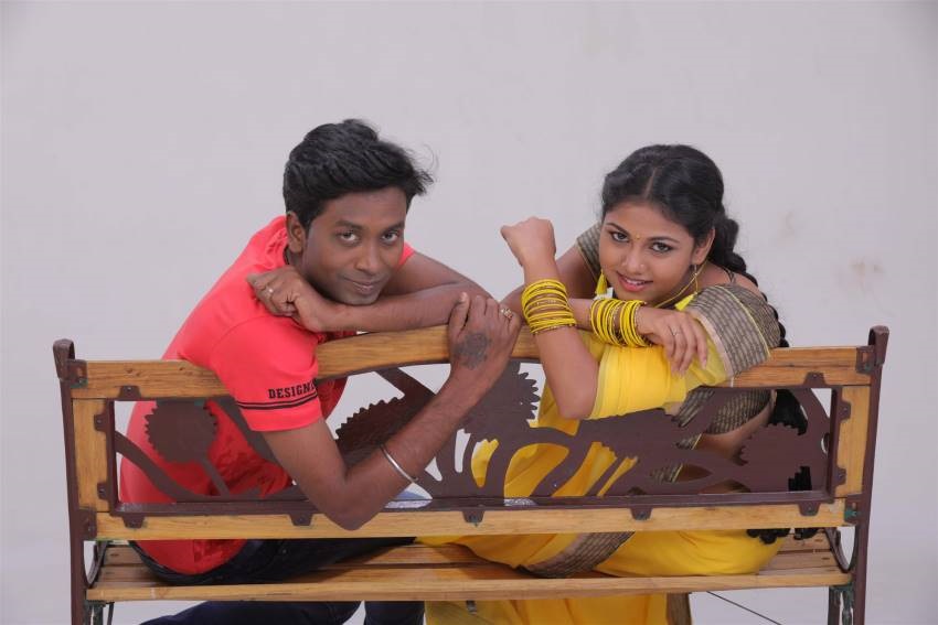 Enakku Innum Kalyanam Agala Tamil Movie Hot Photos Set 1