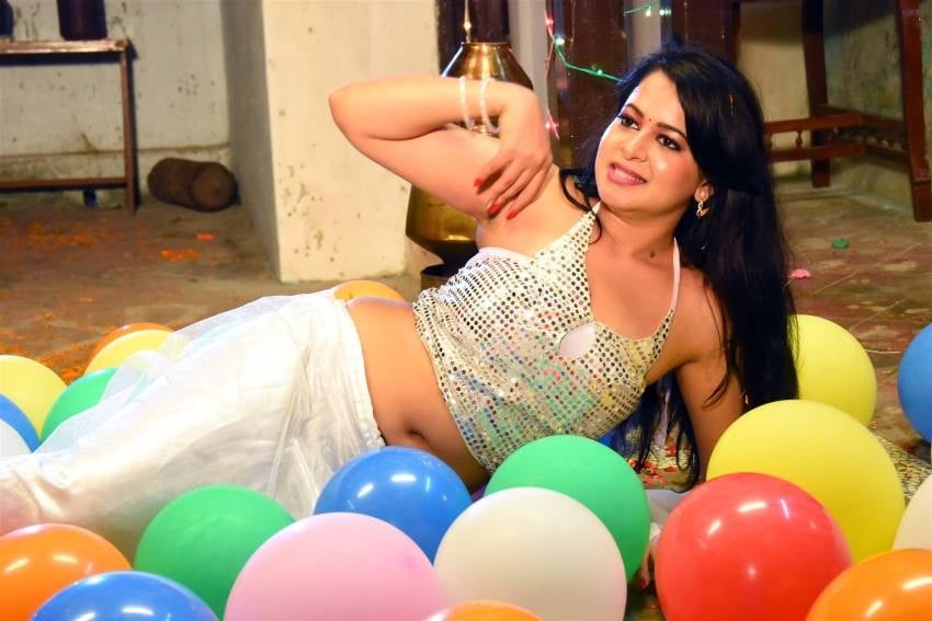 Enakku Innum Kalyanam Agala Tamil Movie Hot Photos Set 2