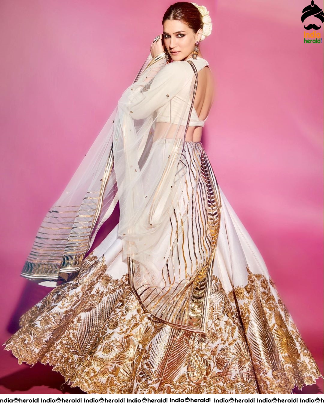 Enticing Kriti Sanon Hot Photos Collection Set 4