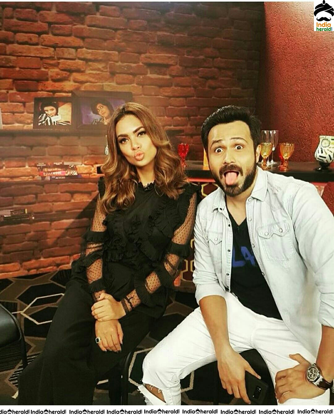 Esha Gupta Celebrating 2 Years  Of Baadshaho