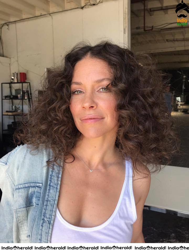 Evangeline Lilly Hot and Cute Photos Compilation Set 1
