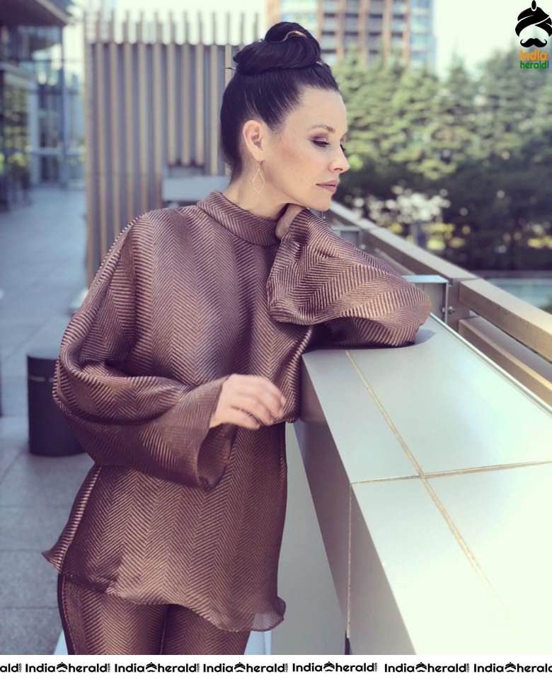 Evangeline Lilly Hot and Cute Photos Compilation Set 6