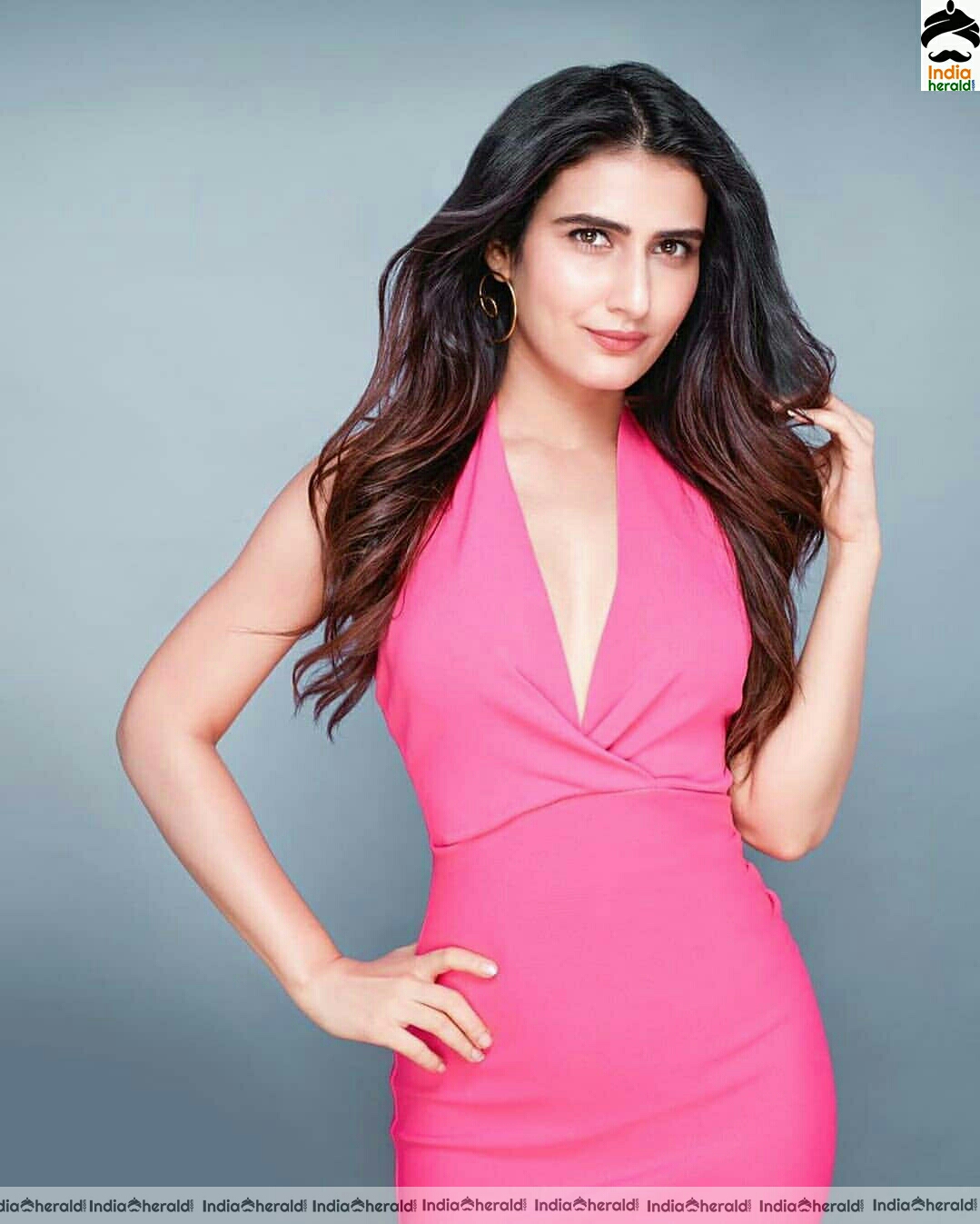 Fatima Sana Sheikh Hot In Pink