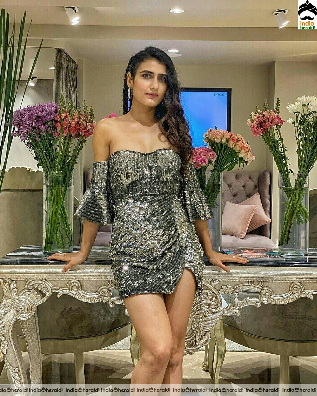 Fatima Sana Sheikh Hot In Tight Short Frock