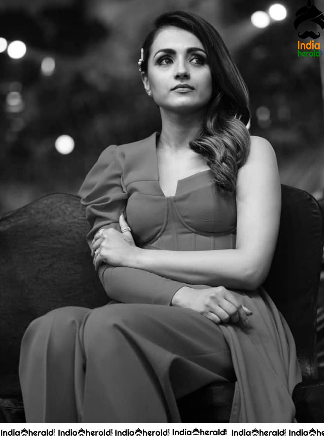 Few more clicks of the ever gorgeous Trisha from the recently held Filmfare Awards South event