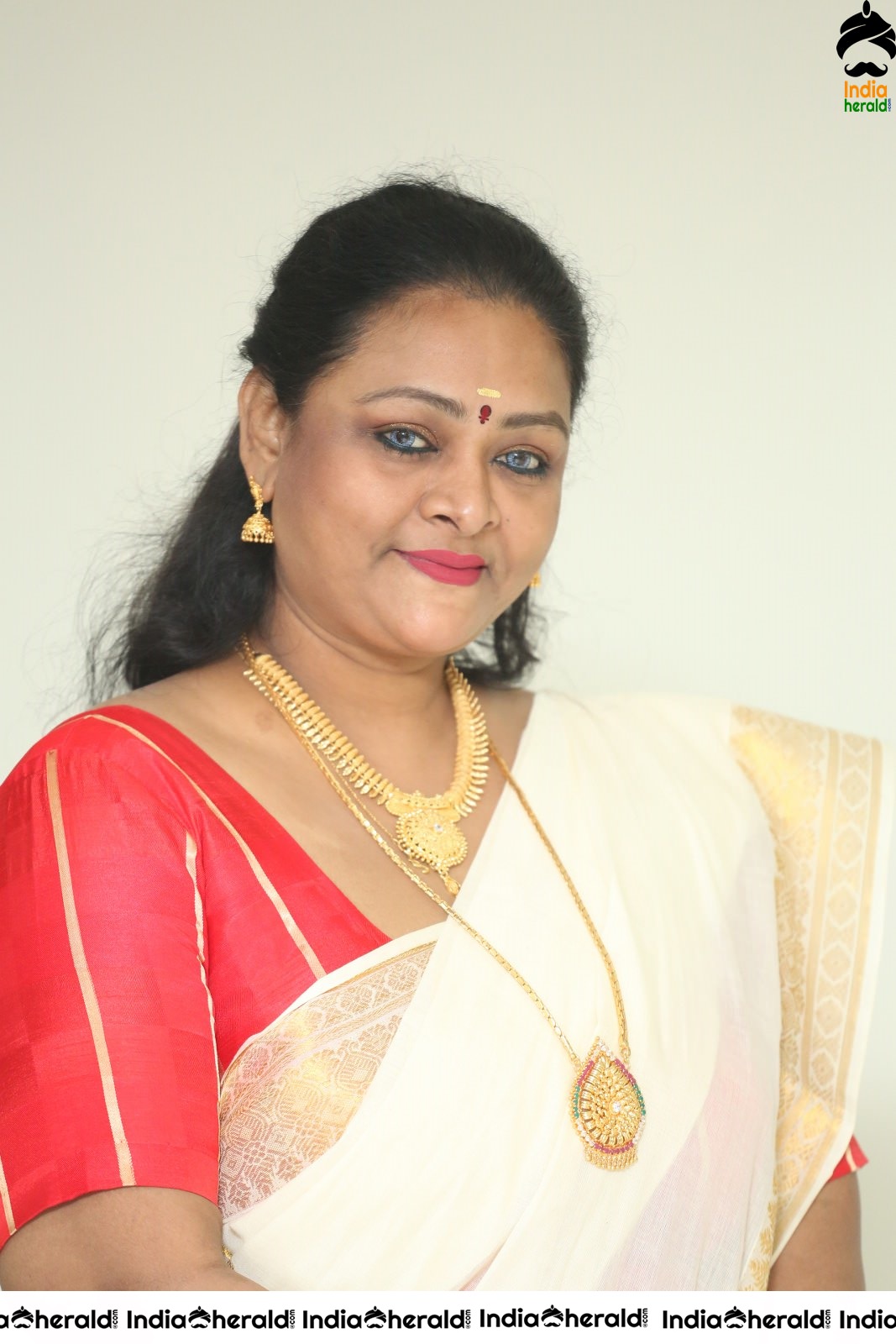 Shakeela navel