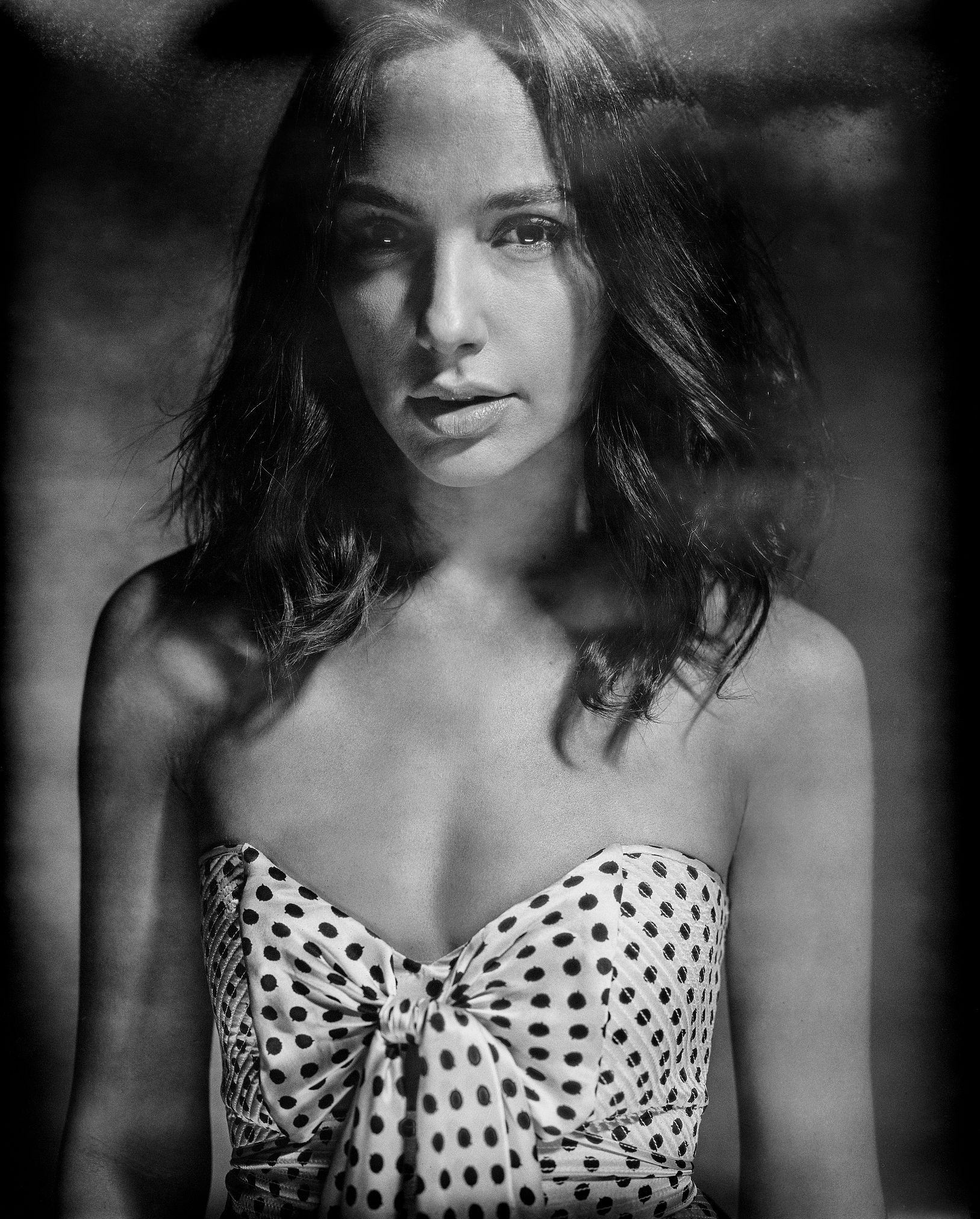 Gal Gadot Poses Seductively For Los Angeles Times