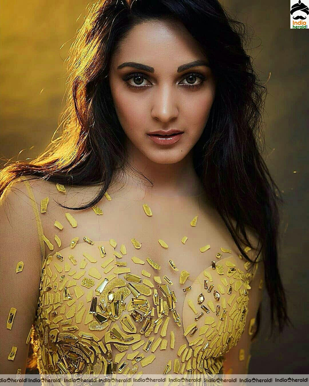 Golden Girl Kiara Advani Cute Stills