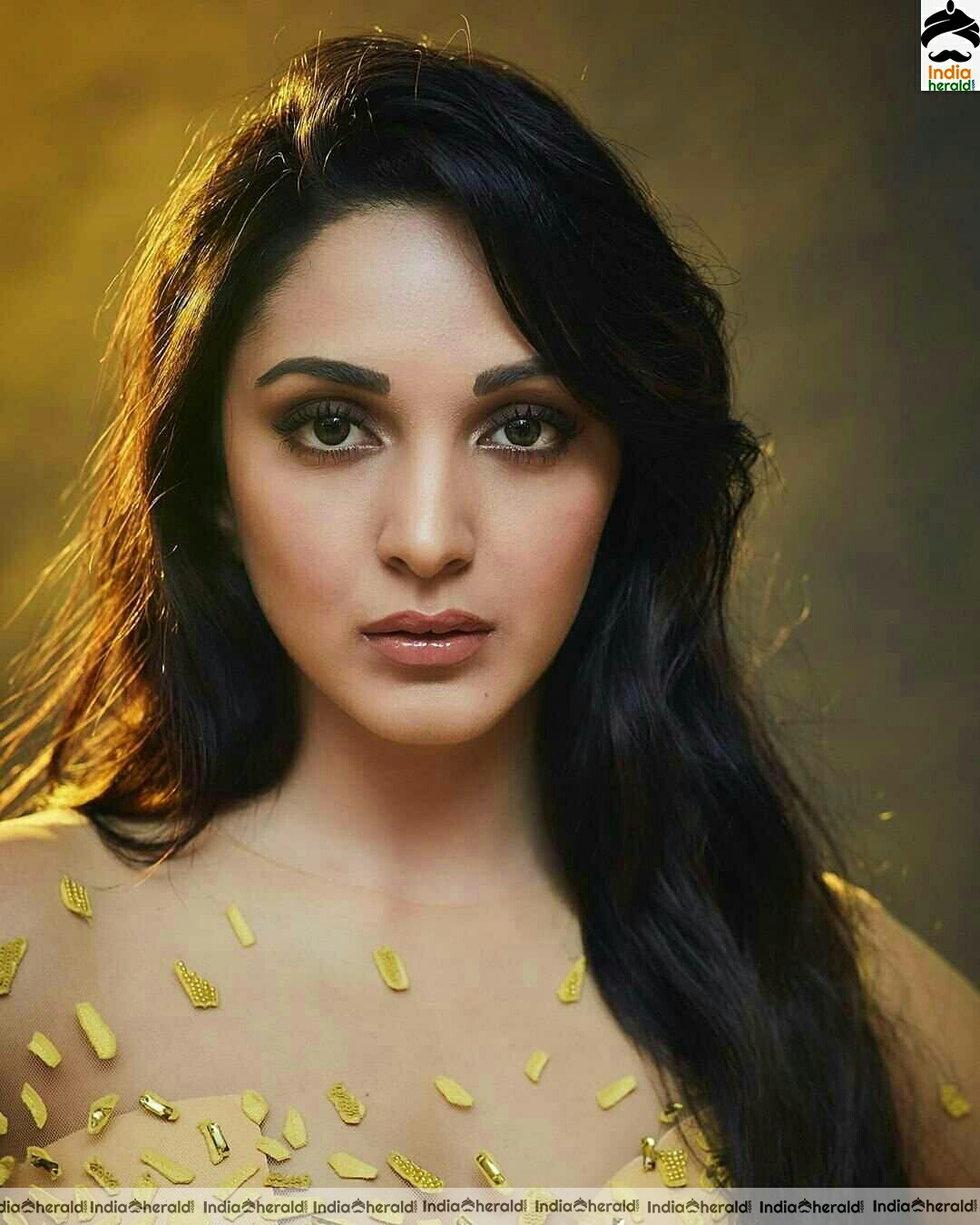 Golden Girl Kiara Advani Cute Stills