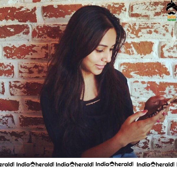 Gorgeous Hot Beauty Suza Kumar Photos compilation Set 1