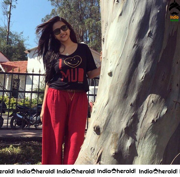 Gorgeous Hot Beauty Suza Kumar Photos compilation Set 2