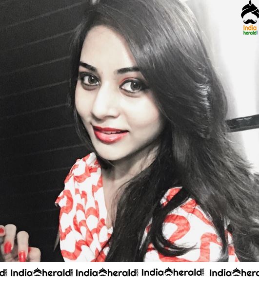 Gorgeous Hot Beauty Suza Kumar Photos compilation Set 2