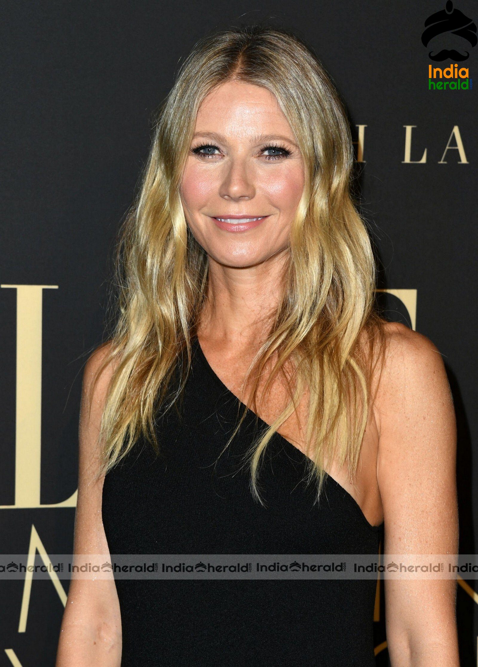 Gwyneth Paltrow at ELLE Women In Hollywood Beverly Hills Set 1