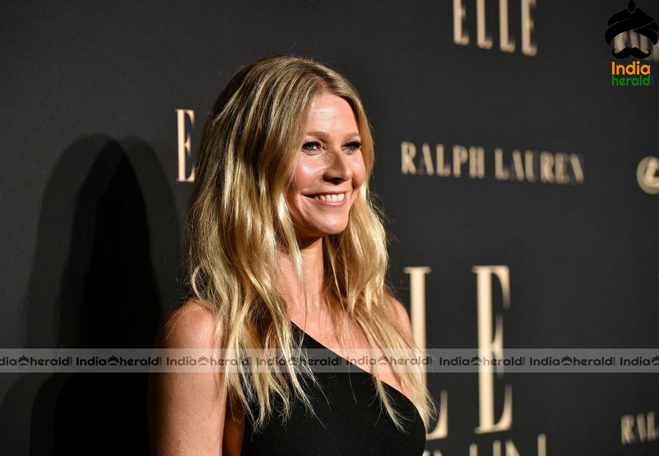 Gwyneth Paltrow at ELLE Women In Hollywood Beverly Hills Set 2