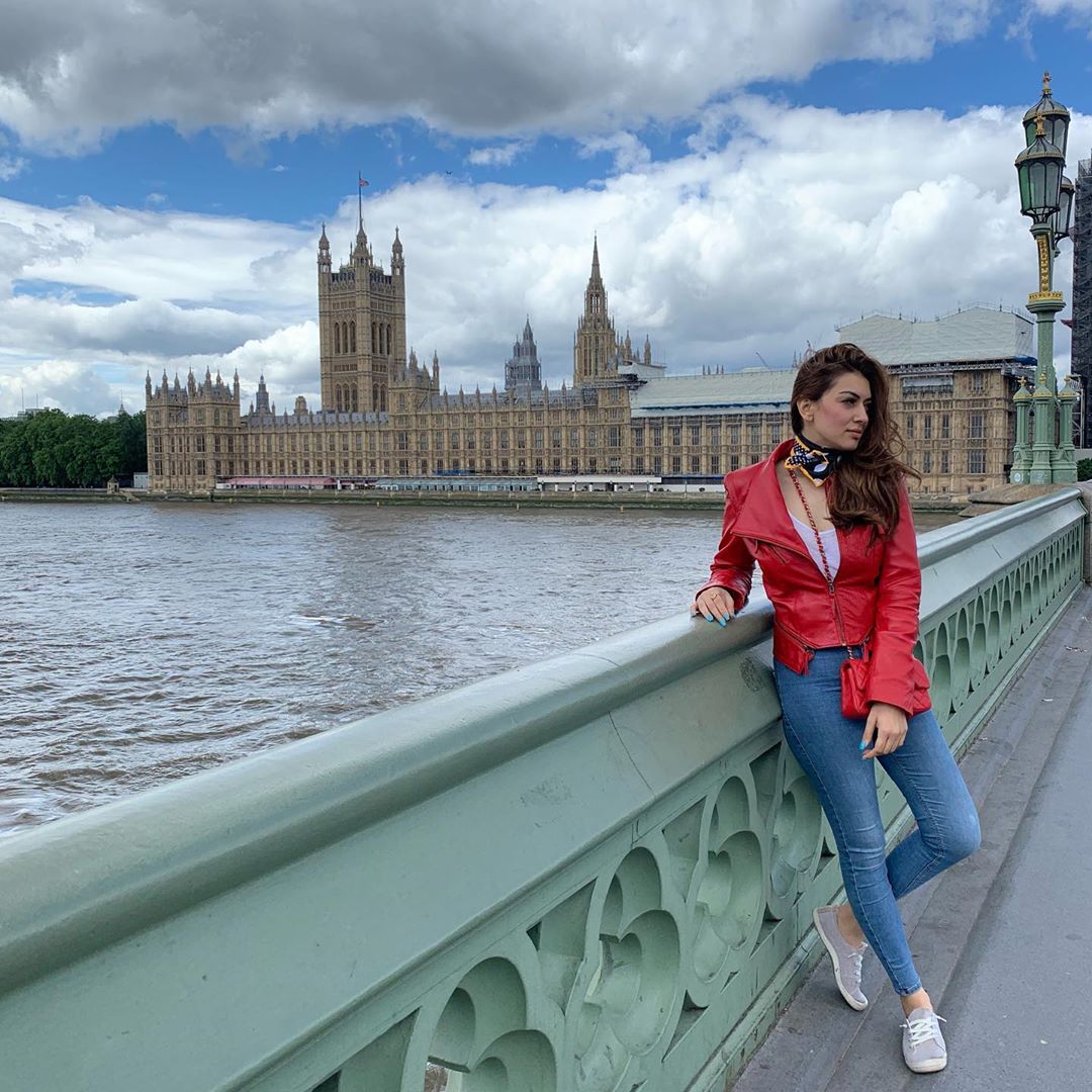 Hansika Enjoying Her Vacation In London