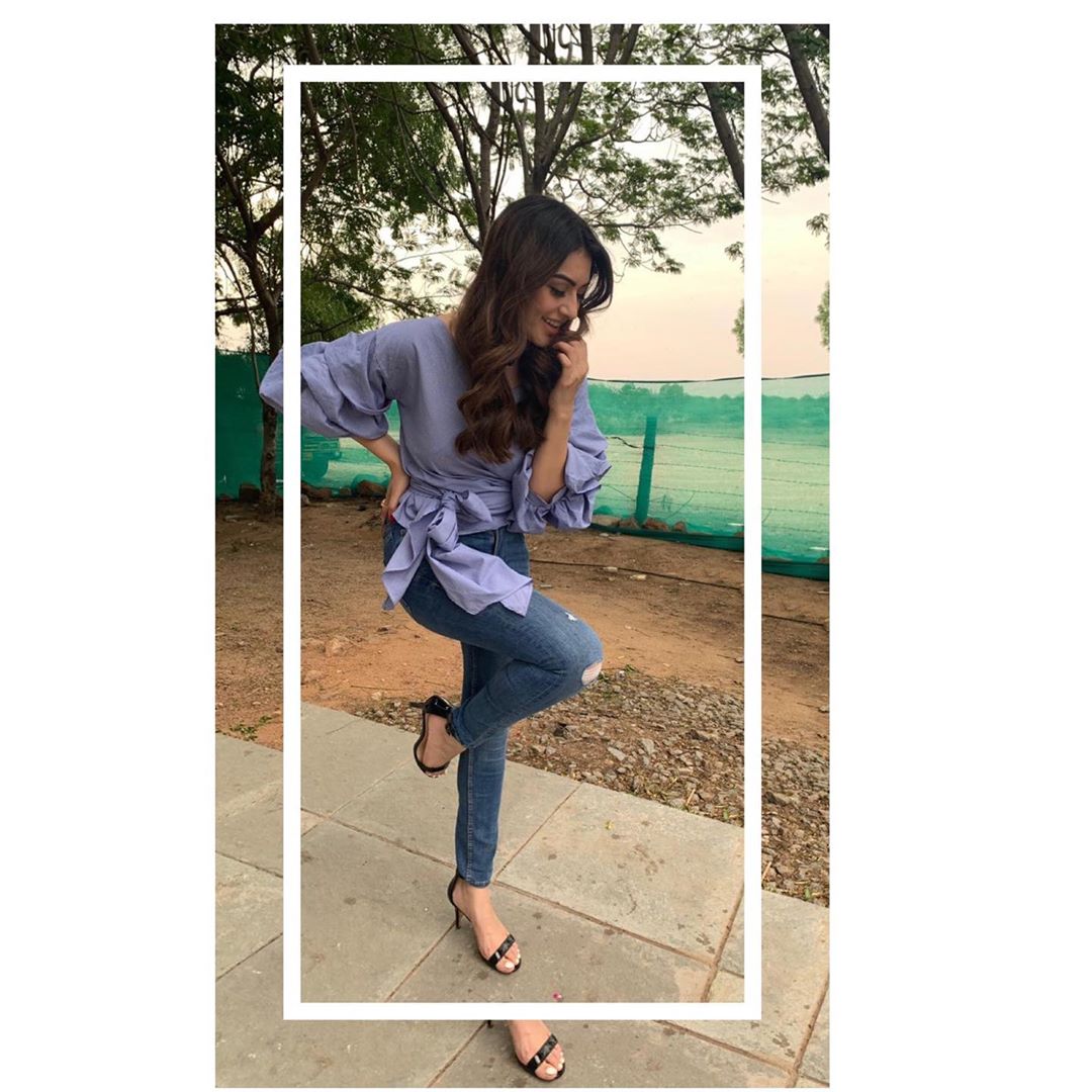 Hansika in her denim