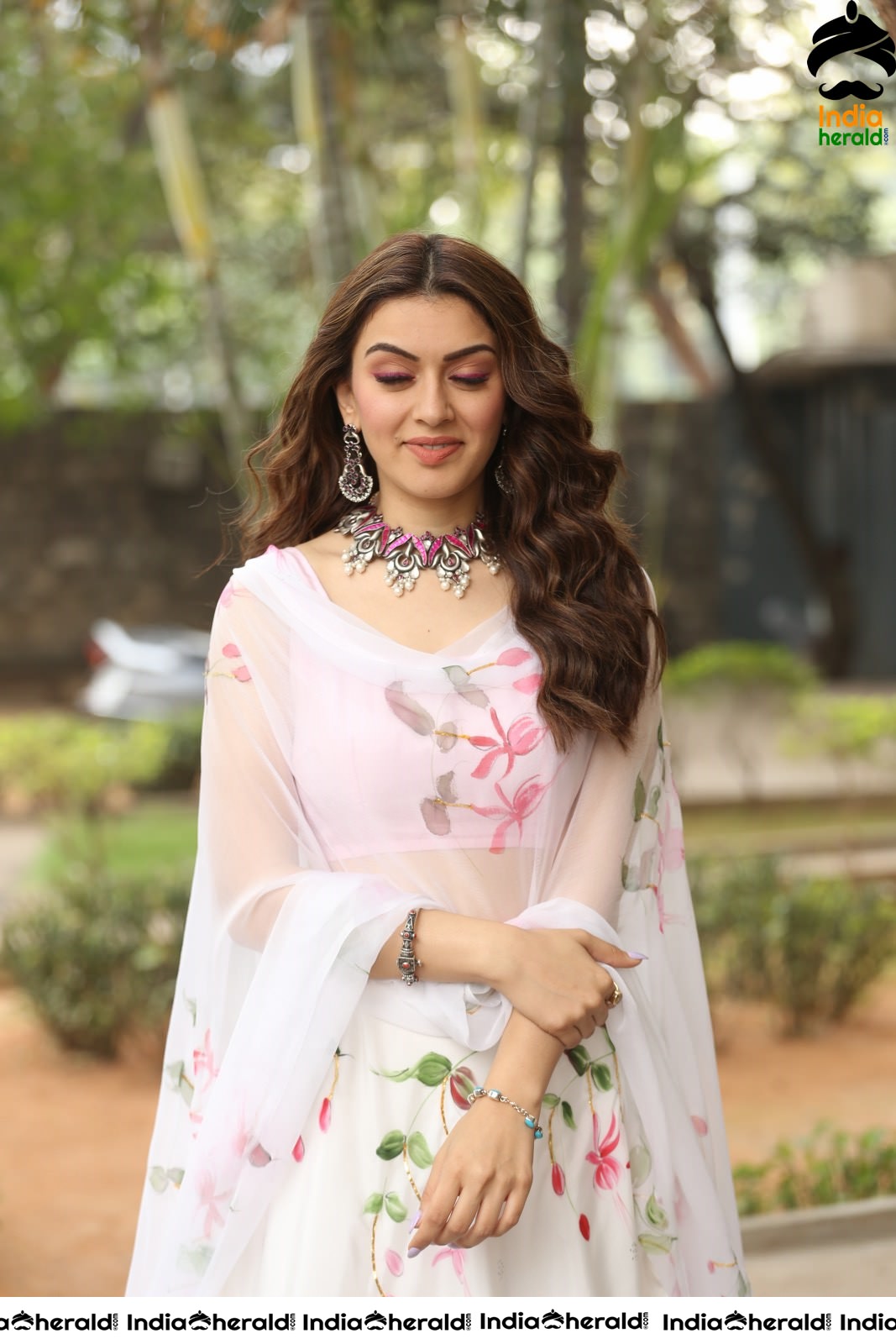 Hansika Looking Angelic in White Set 1