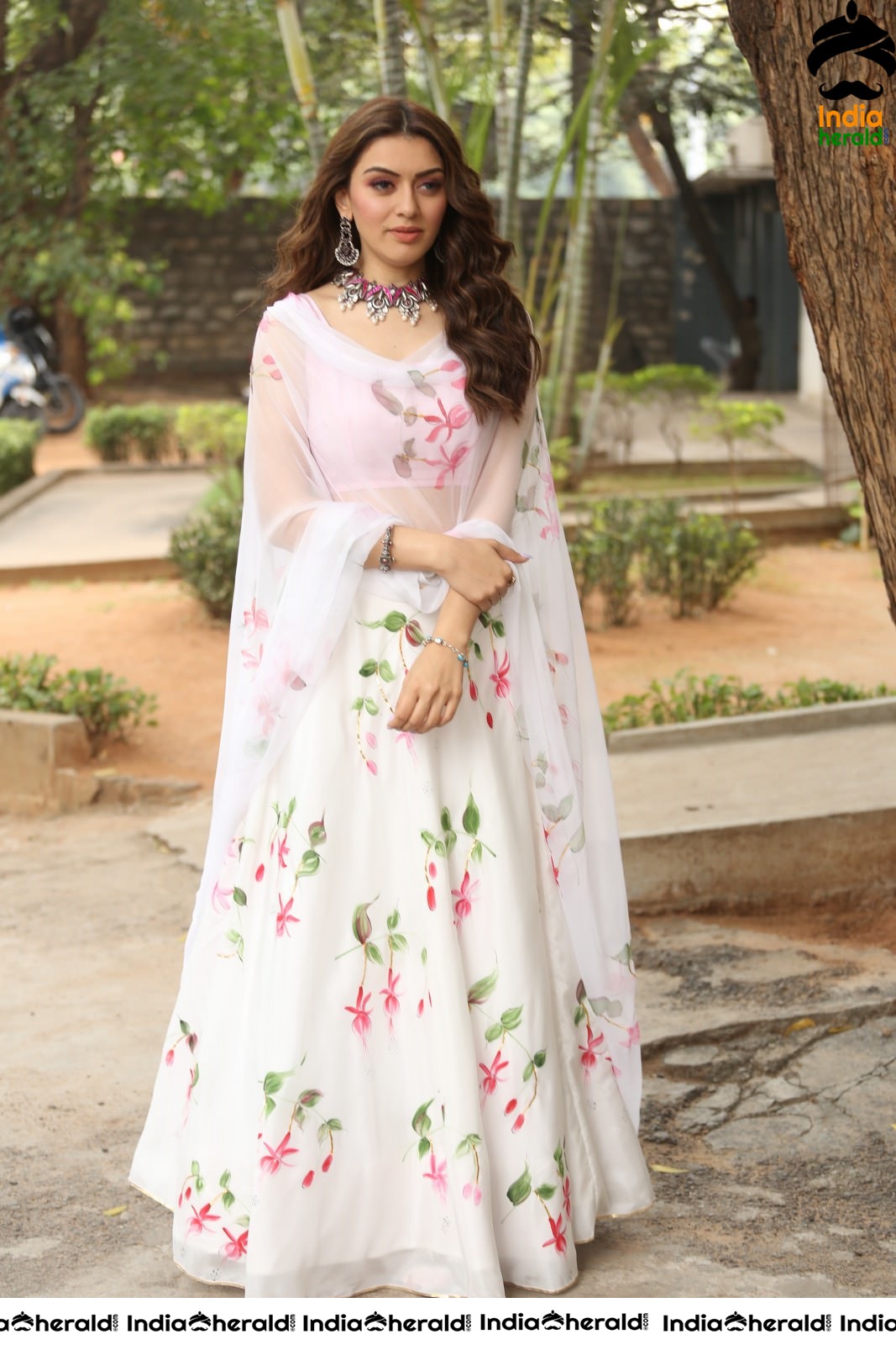 Hansika Looking Angelic in White Set 1