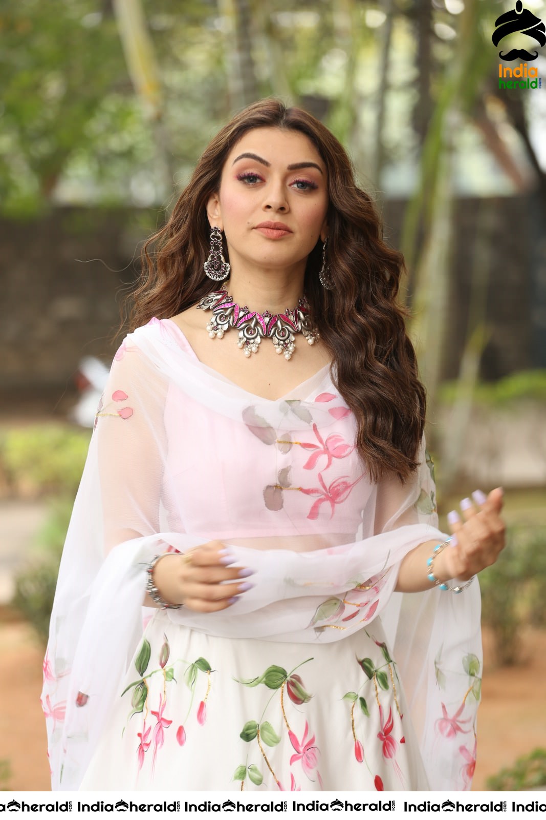 Hansika Looking Angelic in White Set 1