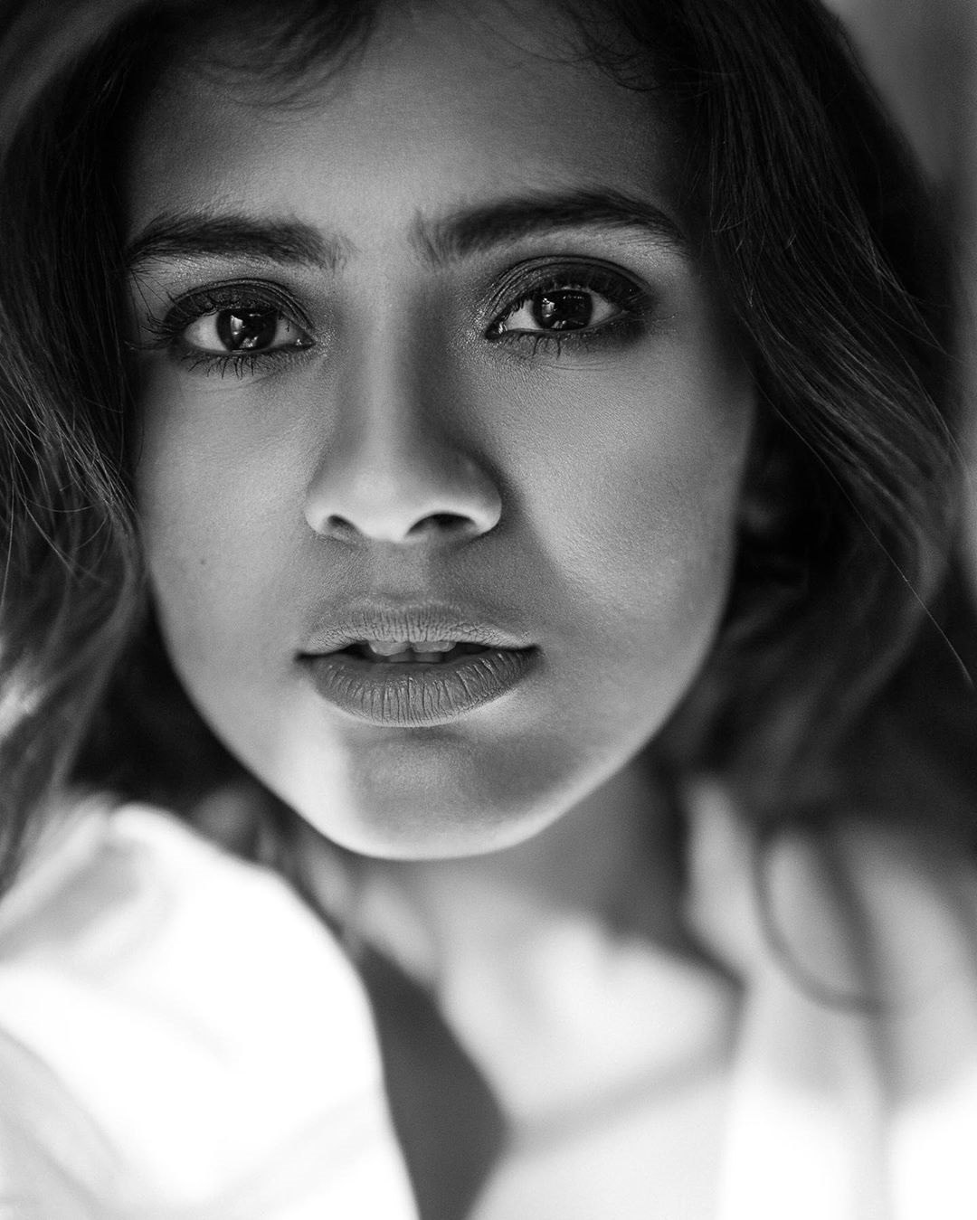 Hebah Patel Hot Black And White Photoshoot