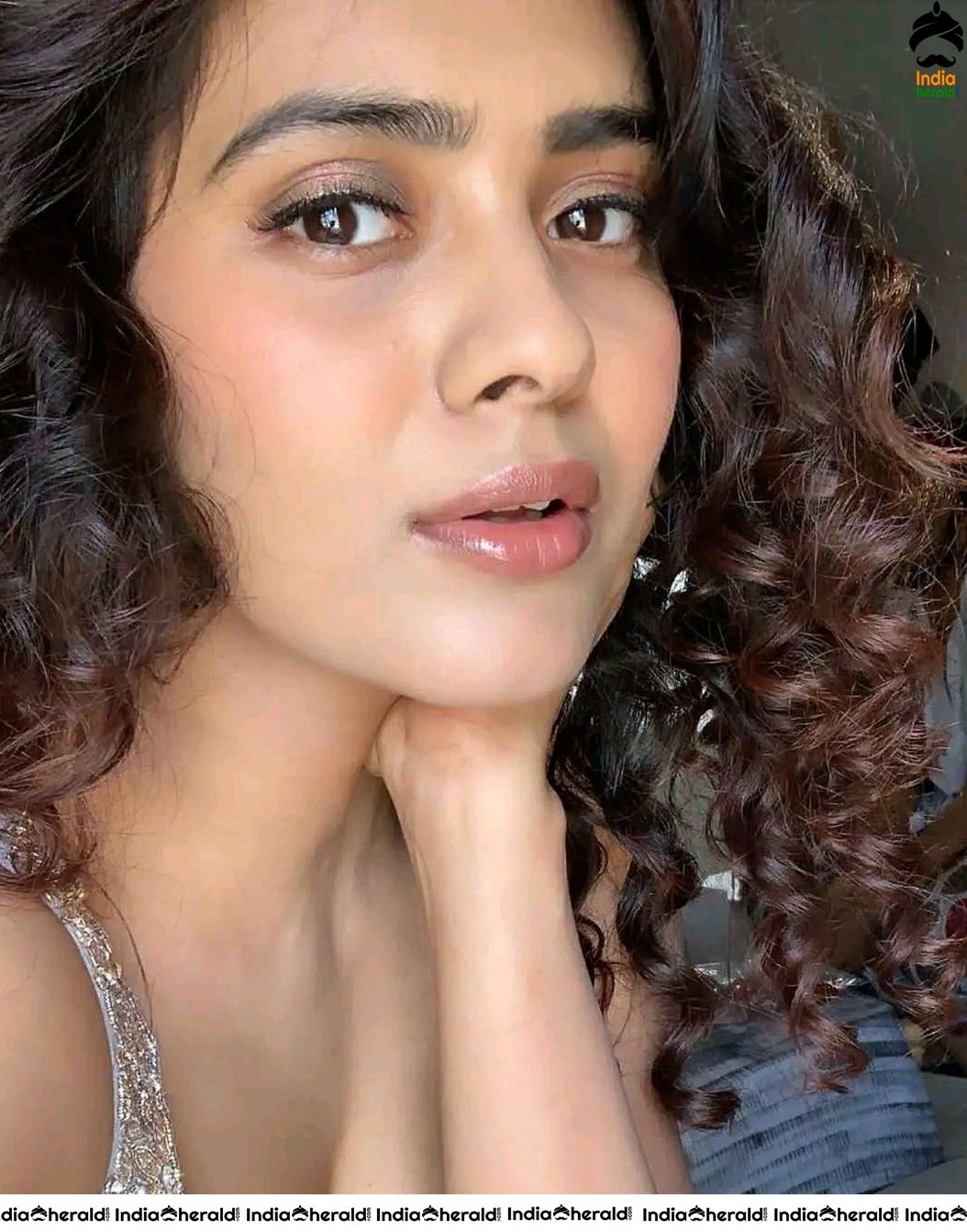 Hebah Patel Hot Photos Collection to spice your day Set 2