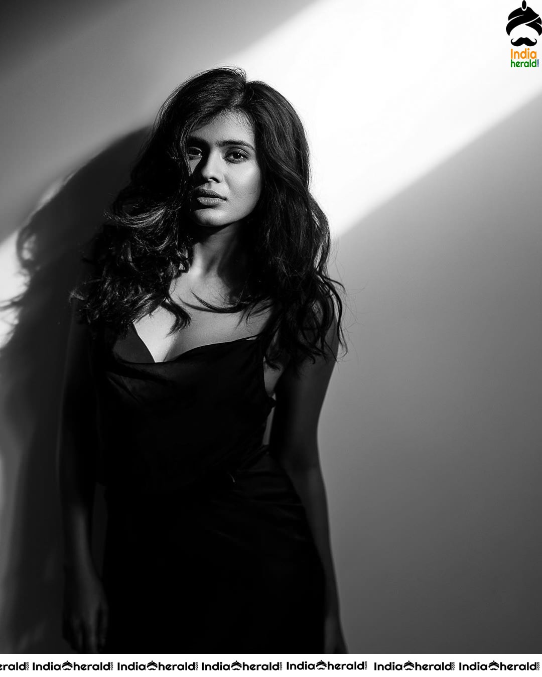 Hebah Patel Seducing and Damn Hot in Black and White Photoshoot