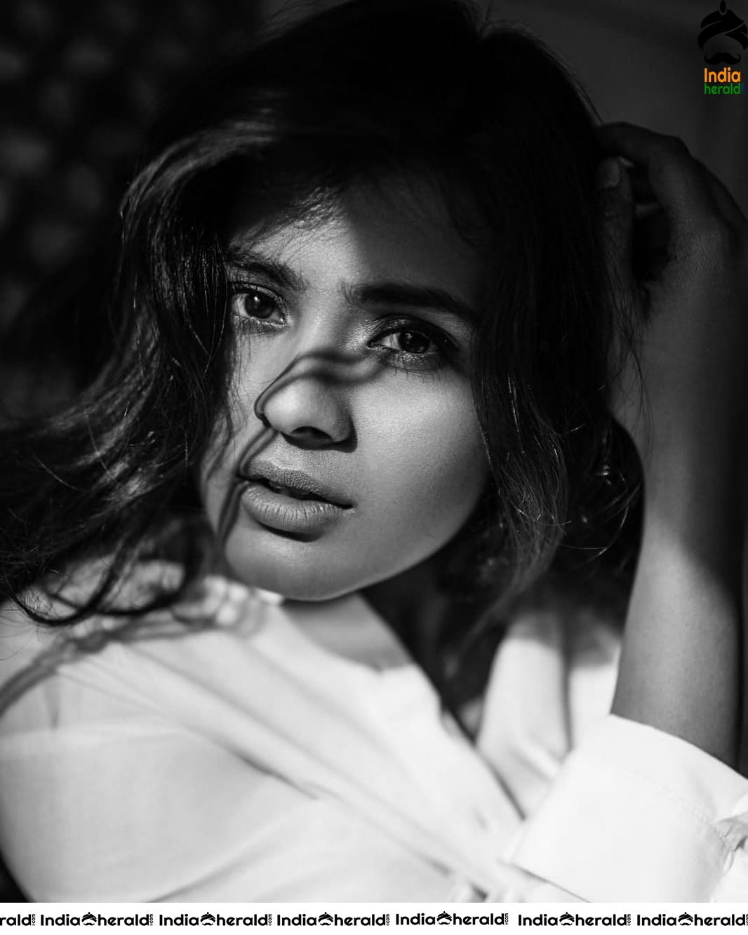 Hebah Patel Seducing and Damn Hot in Black and White Photoshoot