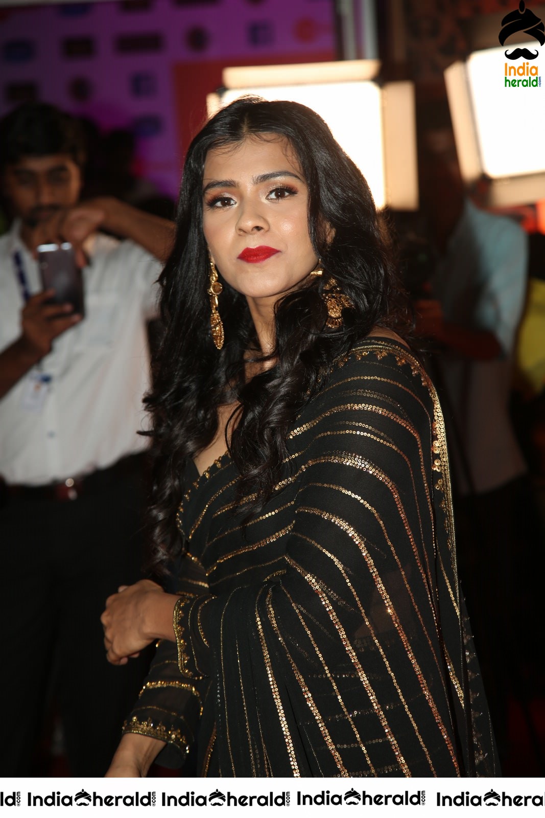 Hebah Patel Sizzles in Black Attire Set 1