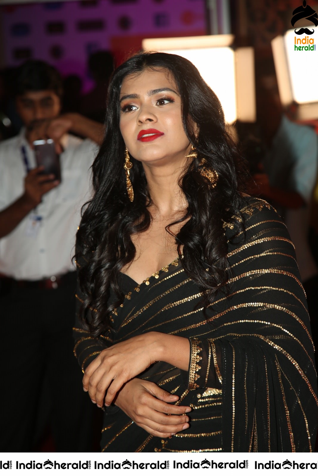 Hebah Patel Sizzles in Black Attire Set 1