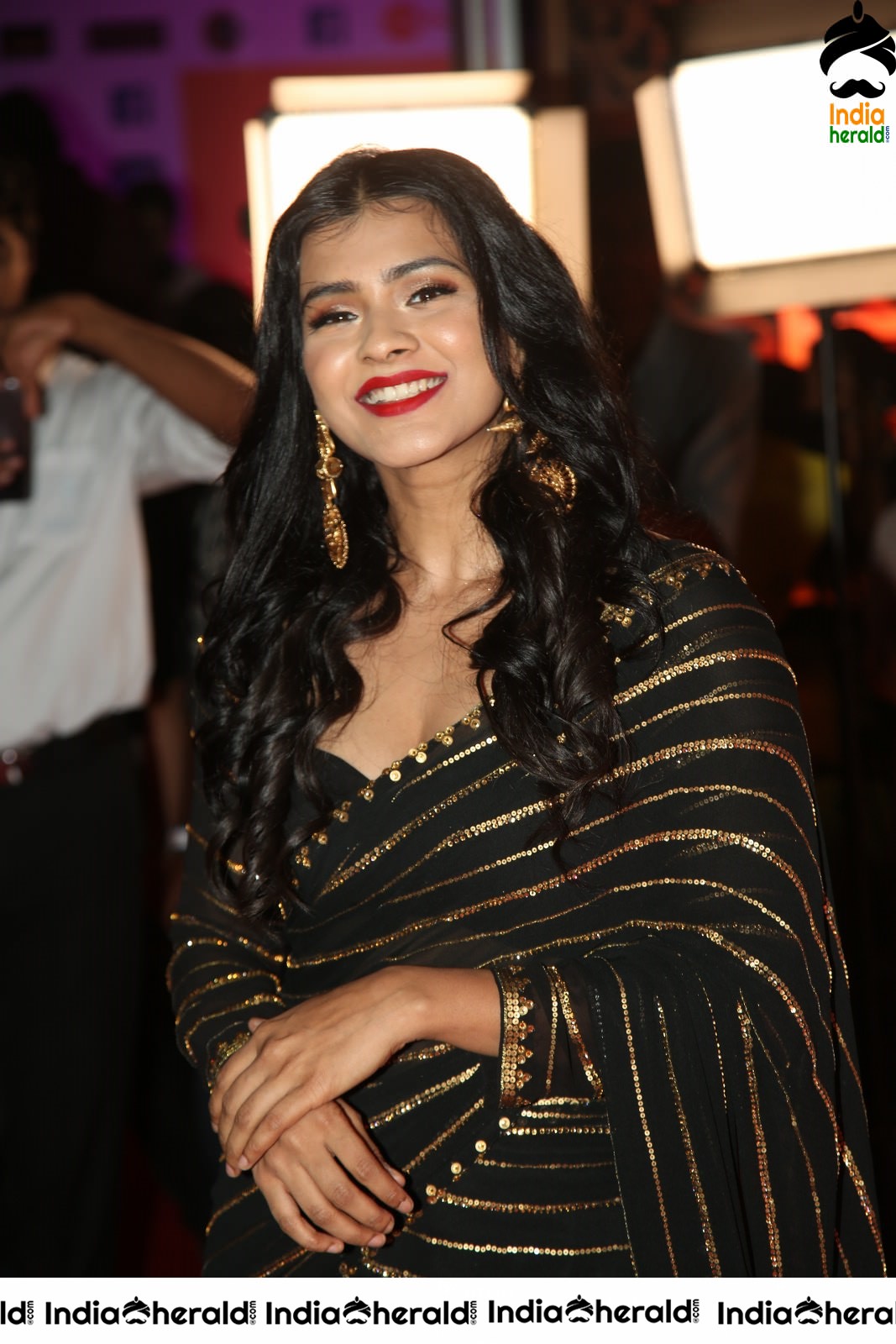 Hebah Patel Sizzles in Black Attire Set 1