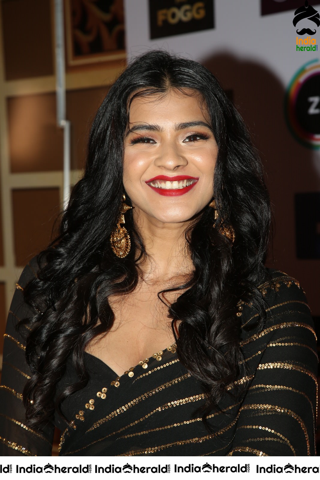 Hebah Patel Sizzles in Black Attire Set 2