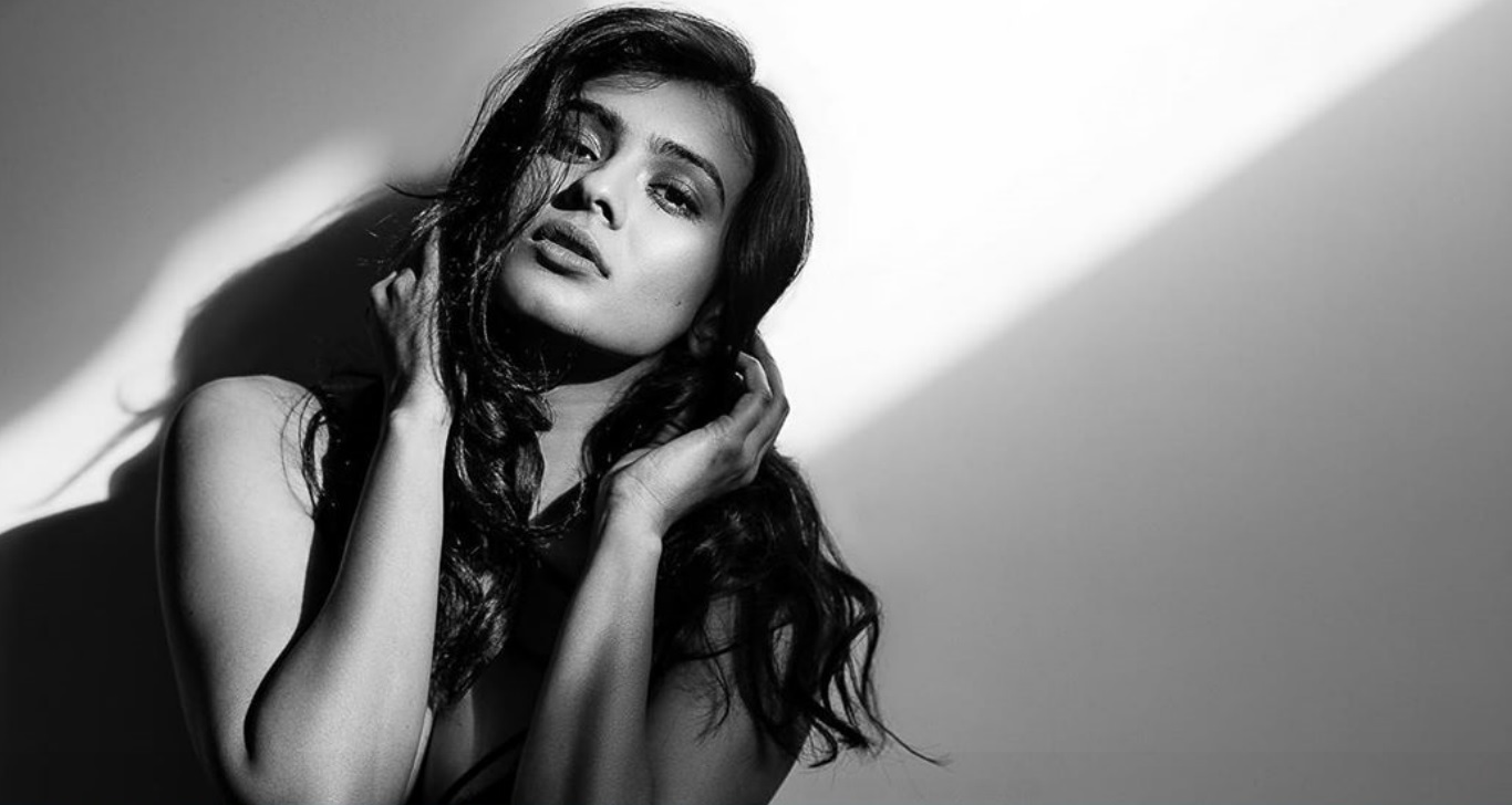 Hebah Patel Smoking Hot Black And White Photoshoot Stills