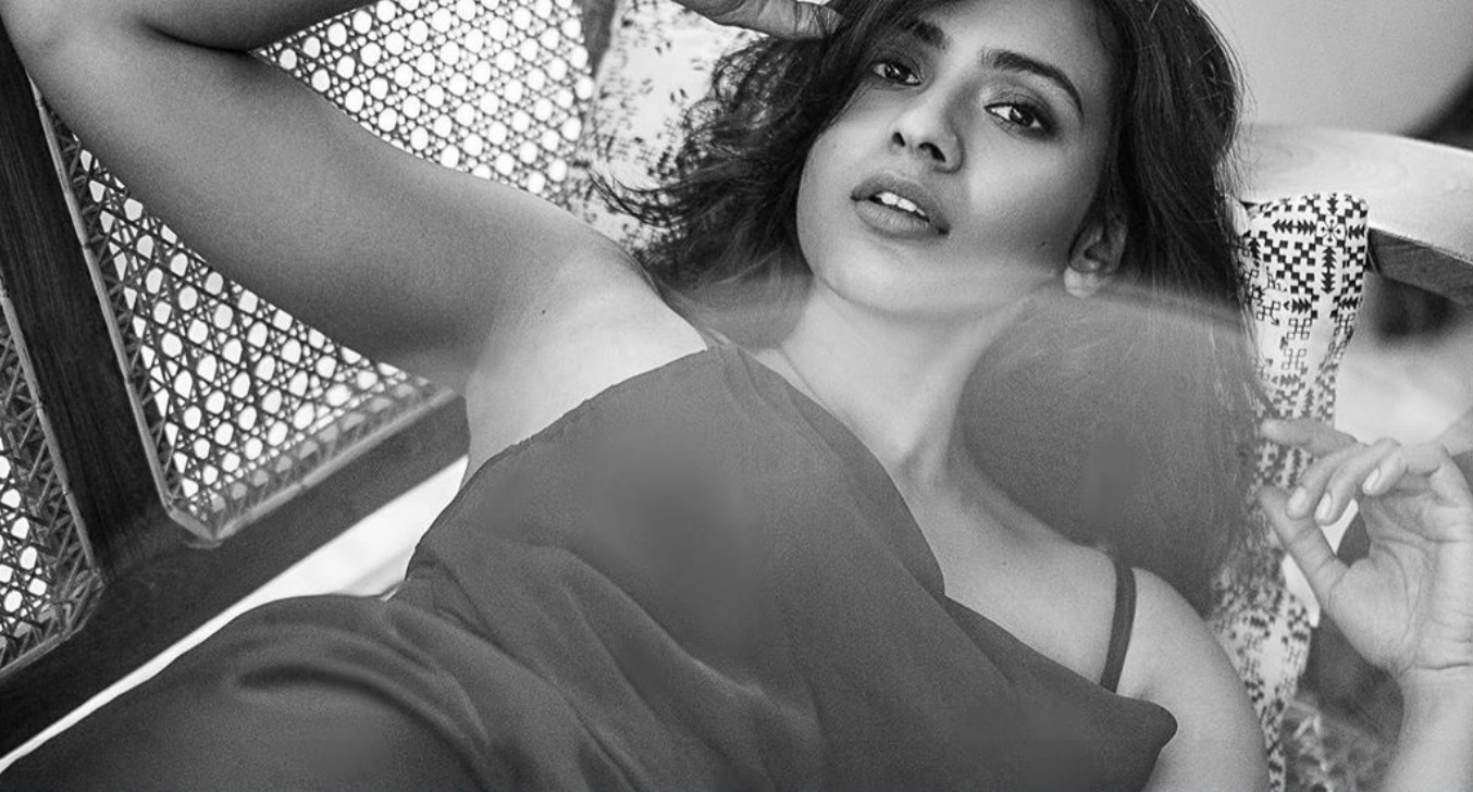 Hebah Patel Smoking Hot Black And White Photoshoot Stills