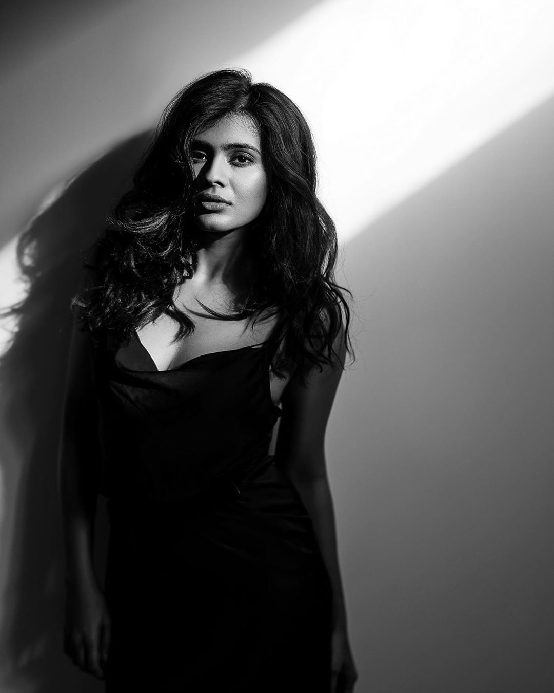 Hebah Patel Smoking Hot Black And White Photoshoot Stills