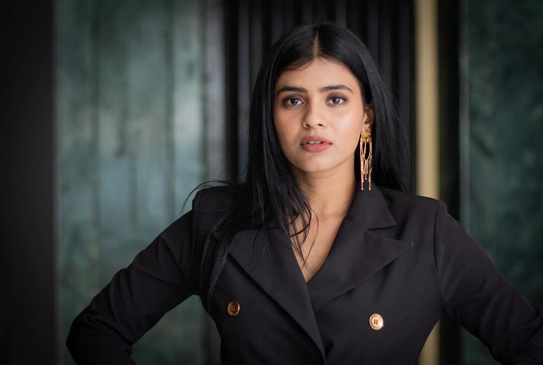Hebah Patel stunning look images