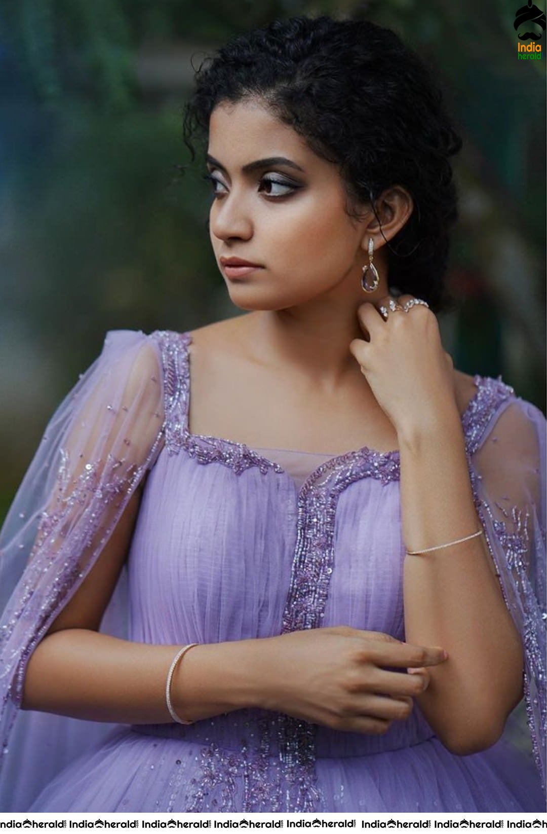 Helen fame AnnaBen for Vanitha Awards 2020