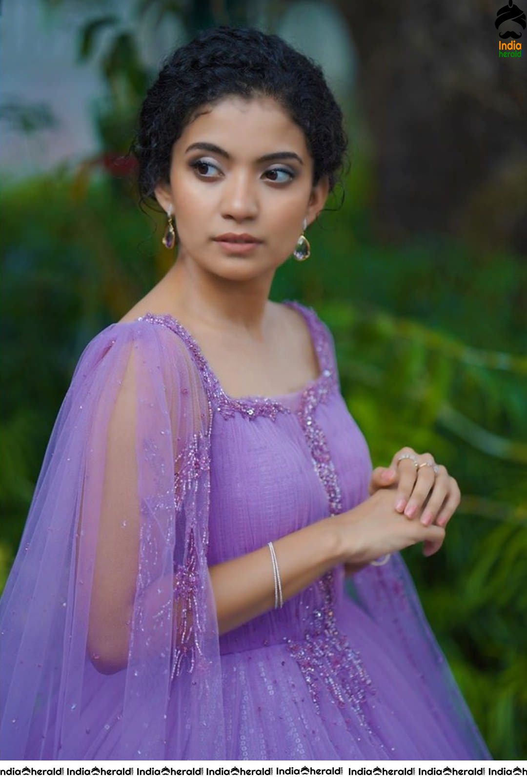 Helen fame AnnaBen for Vanitha Awards 2020