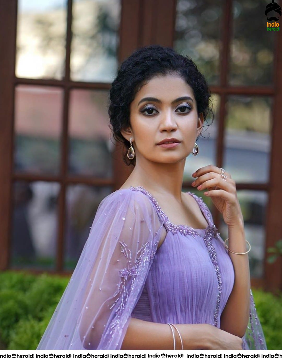 Helen fame AnnaBen for Vanitha Awards 2020