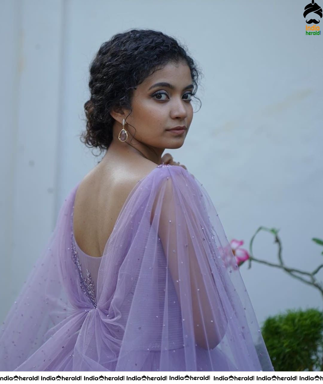 Helen fame AnnaBen for Vanitha Awards 2020