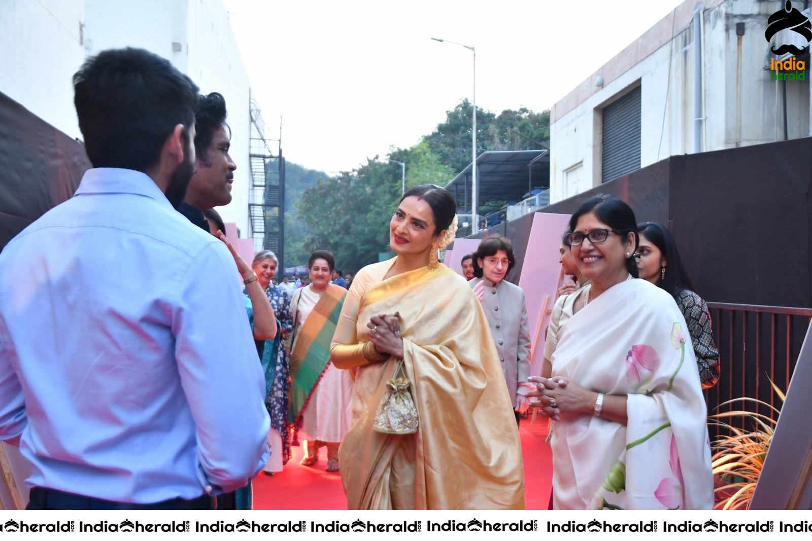 Hema Malini still possess the charm as she was clicked at ANR Awards Set 2