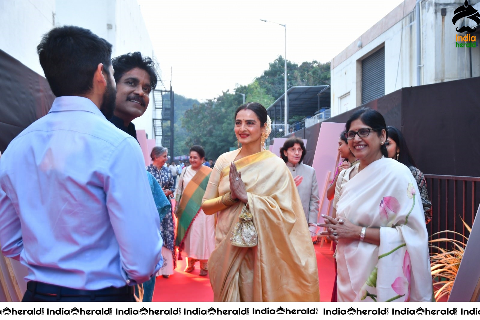 Hema Malini still possess the charm as she was clicked at ANR Awards Set 2