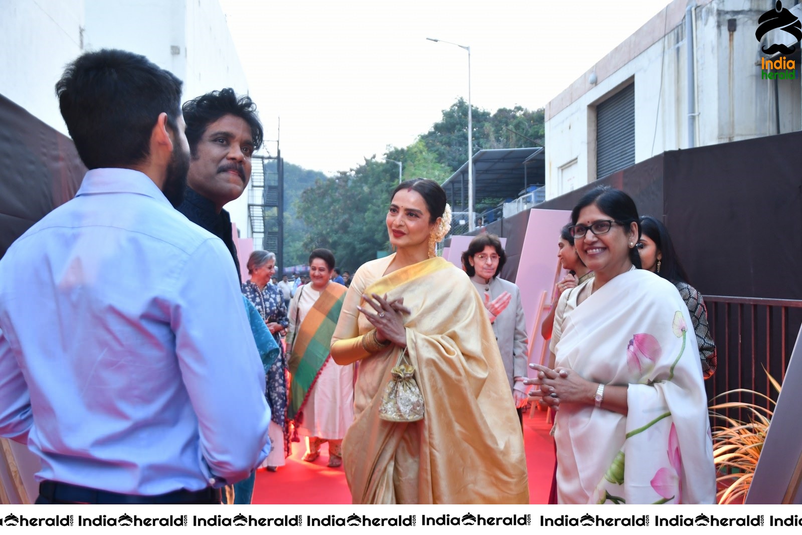Hema Malini still possess the charm as she was clicked at ANR Awards Set 2